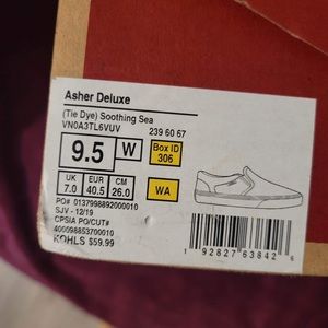 Woman’s slip on tye dye vans 9.5